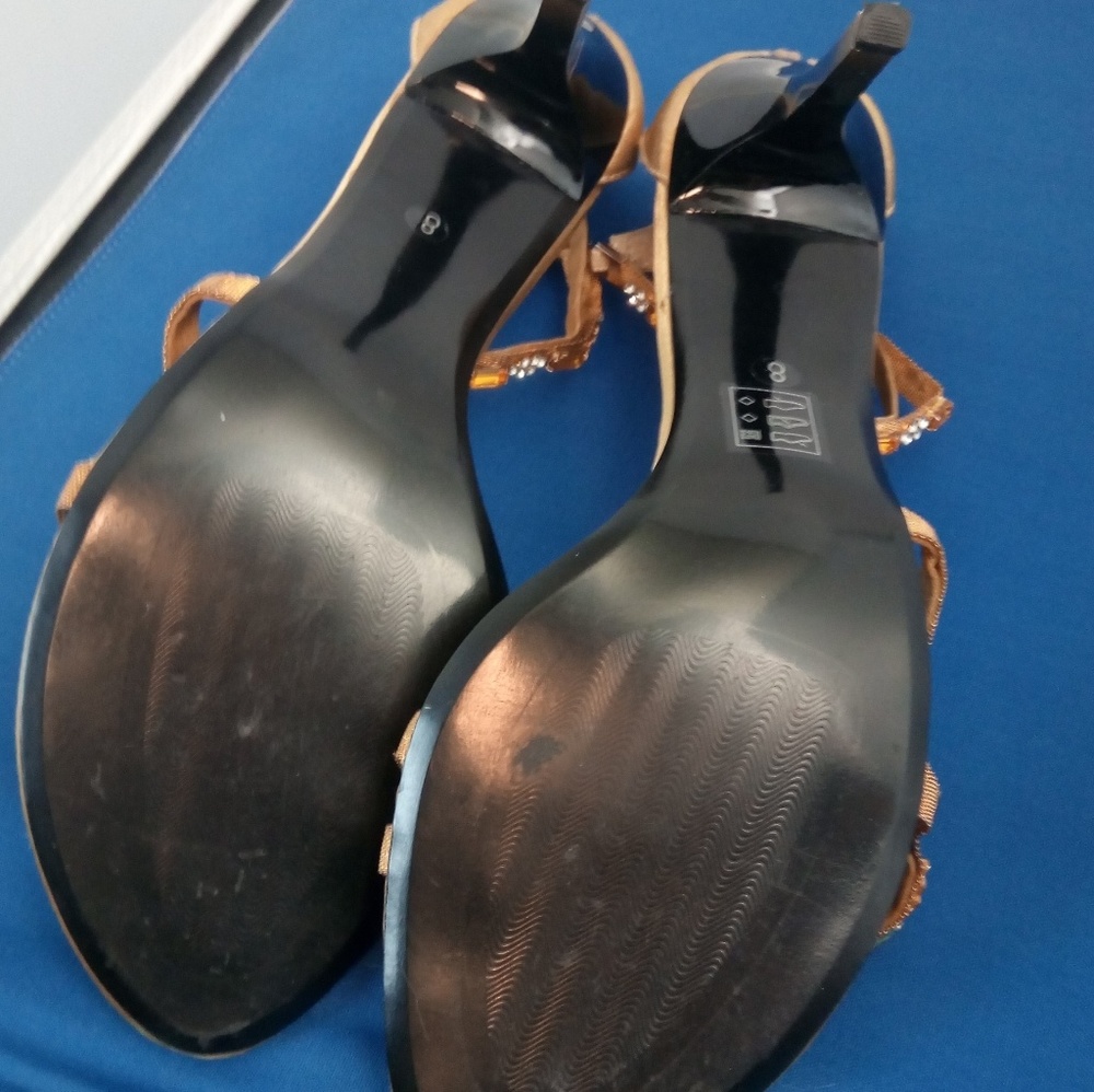 Unze Women's Sandals Heels Gold with Rhinestones - Picture 6 of 8